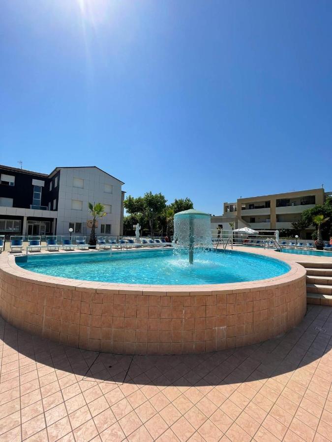Color Perla Village Bellaria-Igea Marina Exterior foto