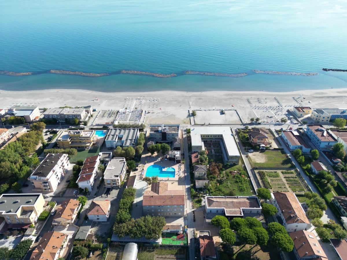 Color Perla Village Bellaria-Igea Marina Exterior foto